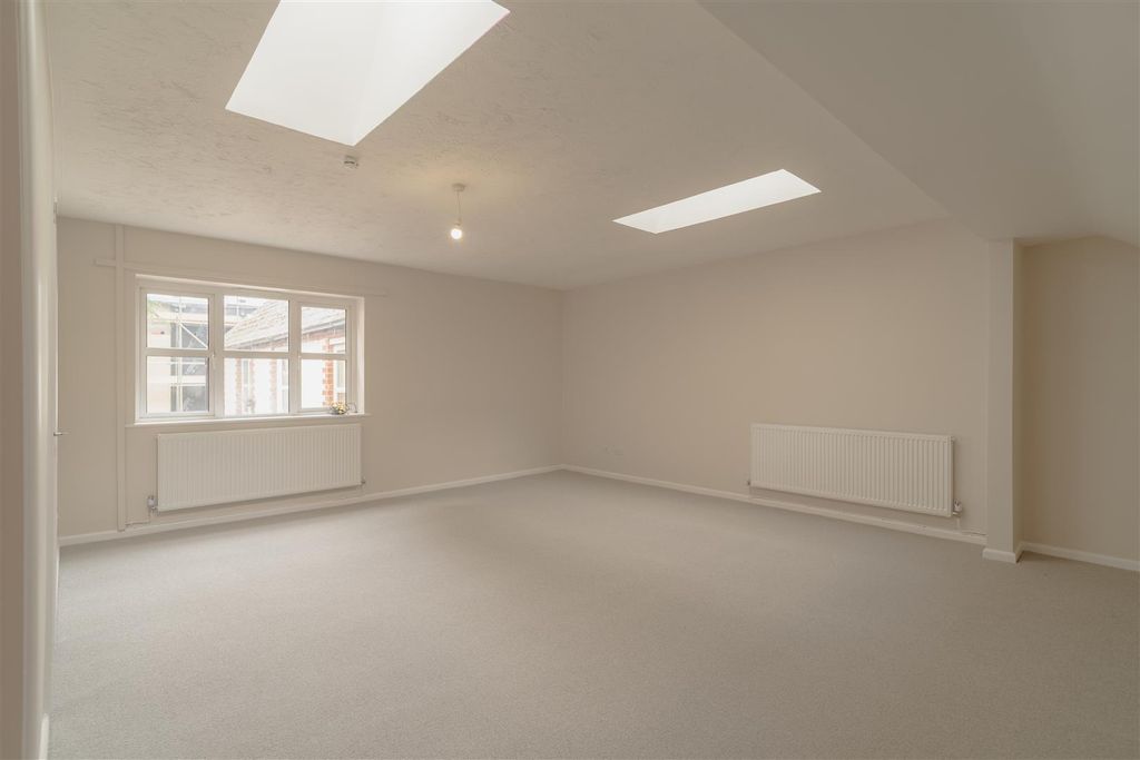 Property photo 3 of 8 Dsc08714-Hdr.Jpg