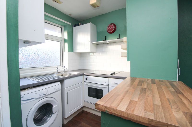 Property photo 2 of 9 Kitchen