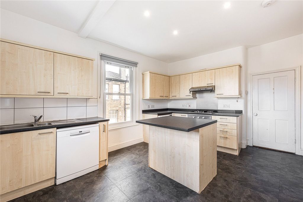 Property photo 3 of 9 Picture No. 17