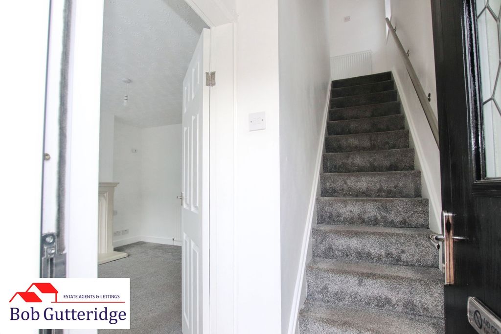 Property photo 2 of 29 Entrance Lobby
