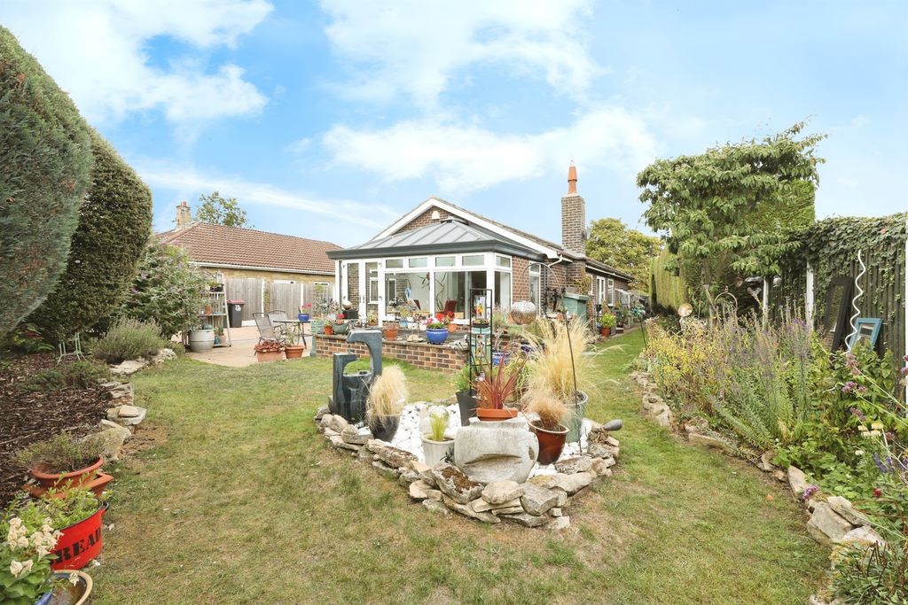 Property photo 3 of 25