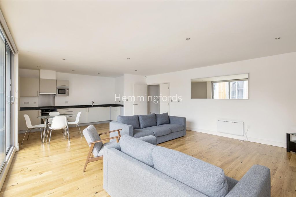 Property photo 2 of 15 Hemmingfords- 2 The Foundry, Dereham Place-9_Lo_Wa