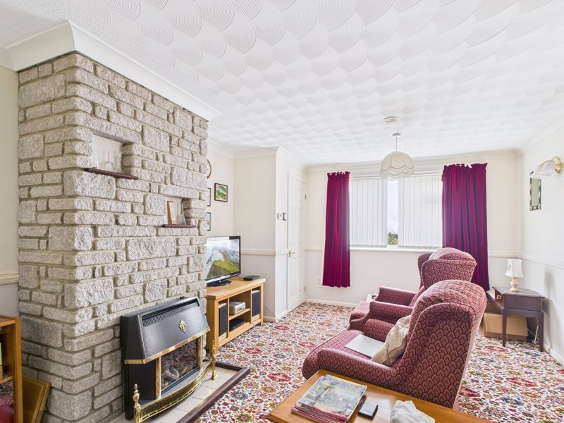 Property photo 2 of 12 Lounge