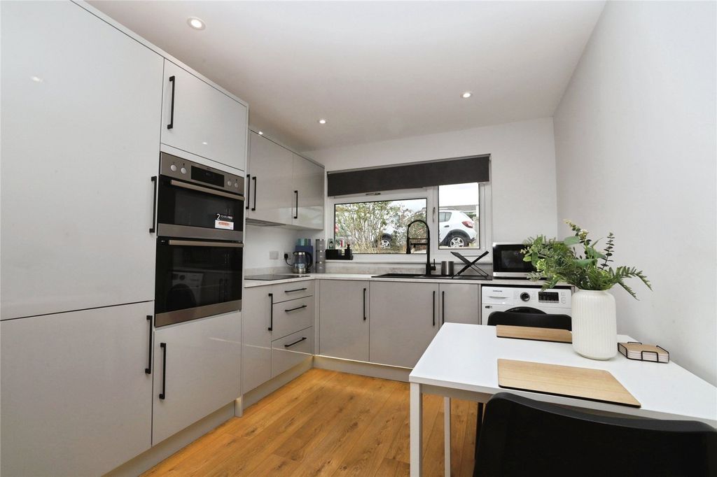 Property photo 2 of 13 Picture No. 02