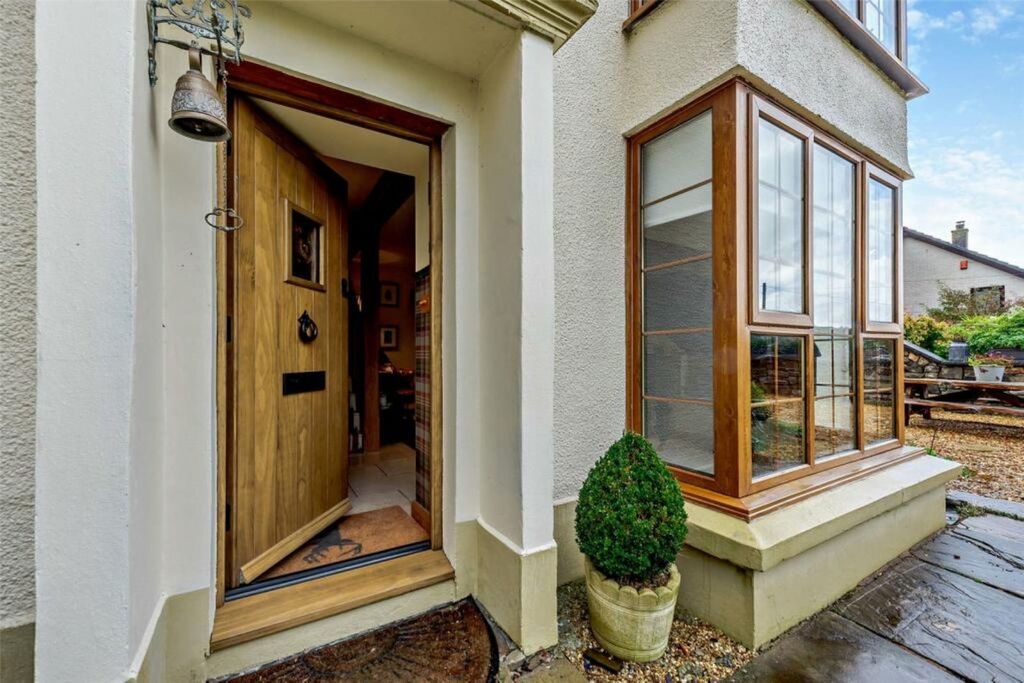 Property photo 2 of 30