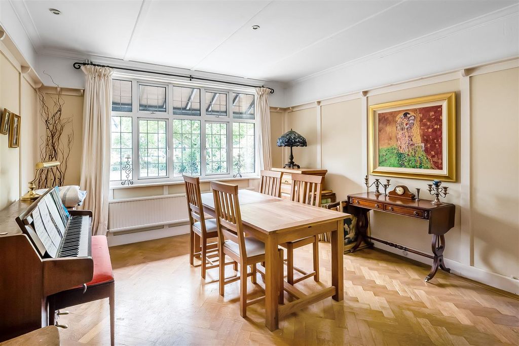Property photo 3 of 31 100-Sandy-Lane-22.Jpg