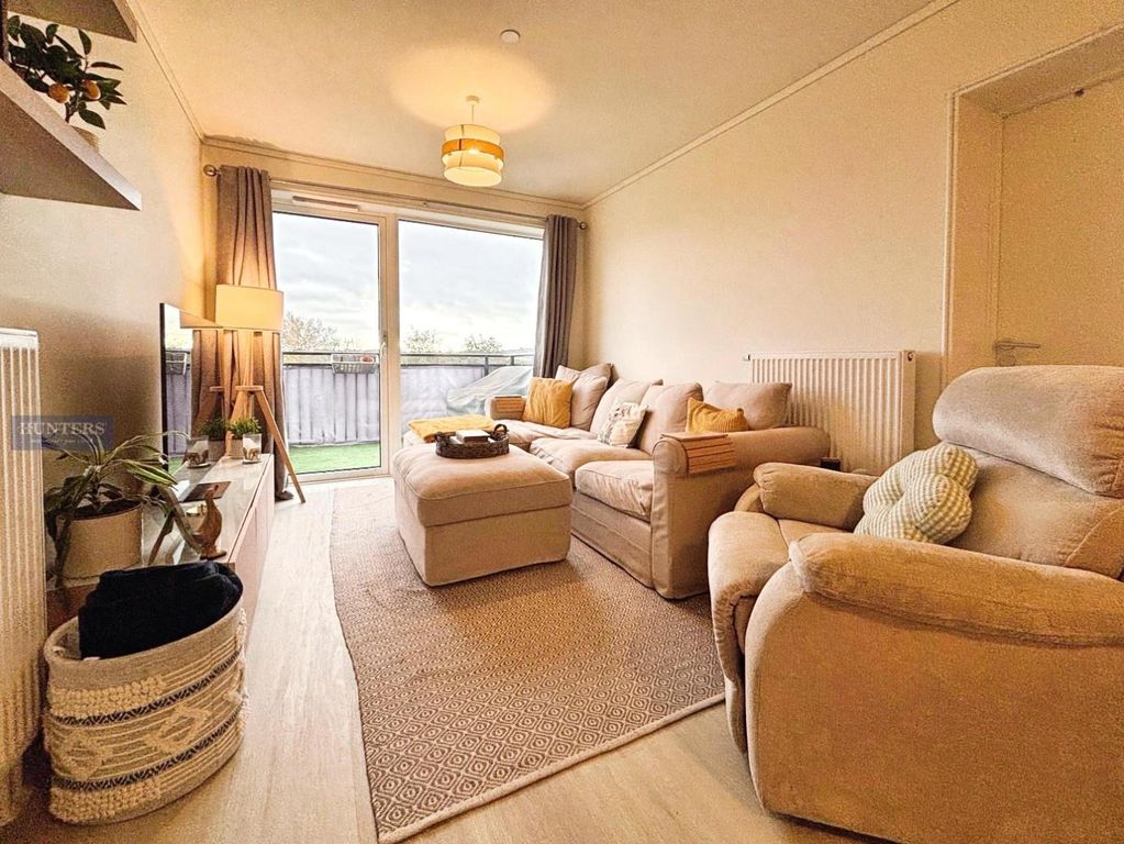 Property photo 2 of 24 Lounge