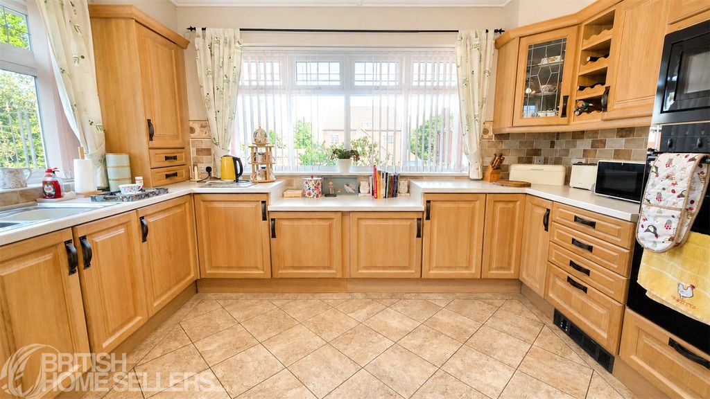 Property photo 2 of 17 Picture No. 16