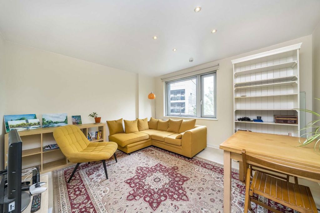 Property photo 1 of 6