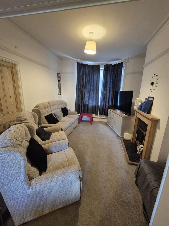 Property photo 2 of 7 Lounge