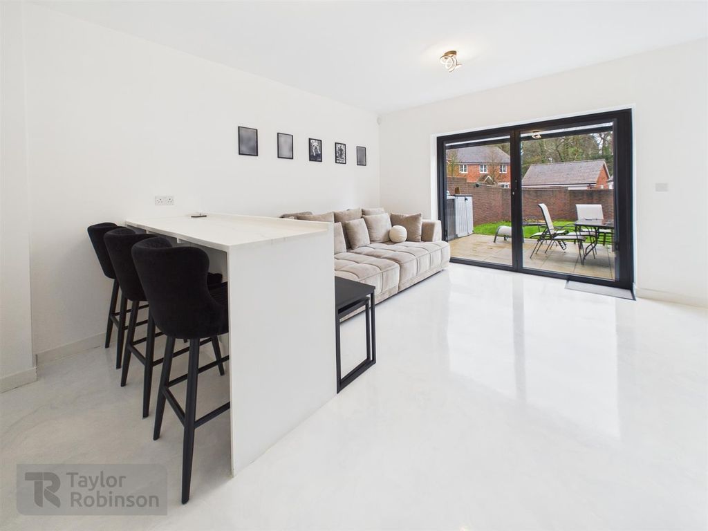 Property photo 3 of 20 Cam02600G0-Pr0645-Still020.Jpg