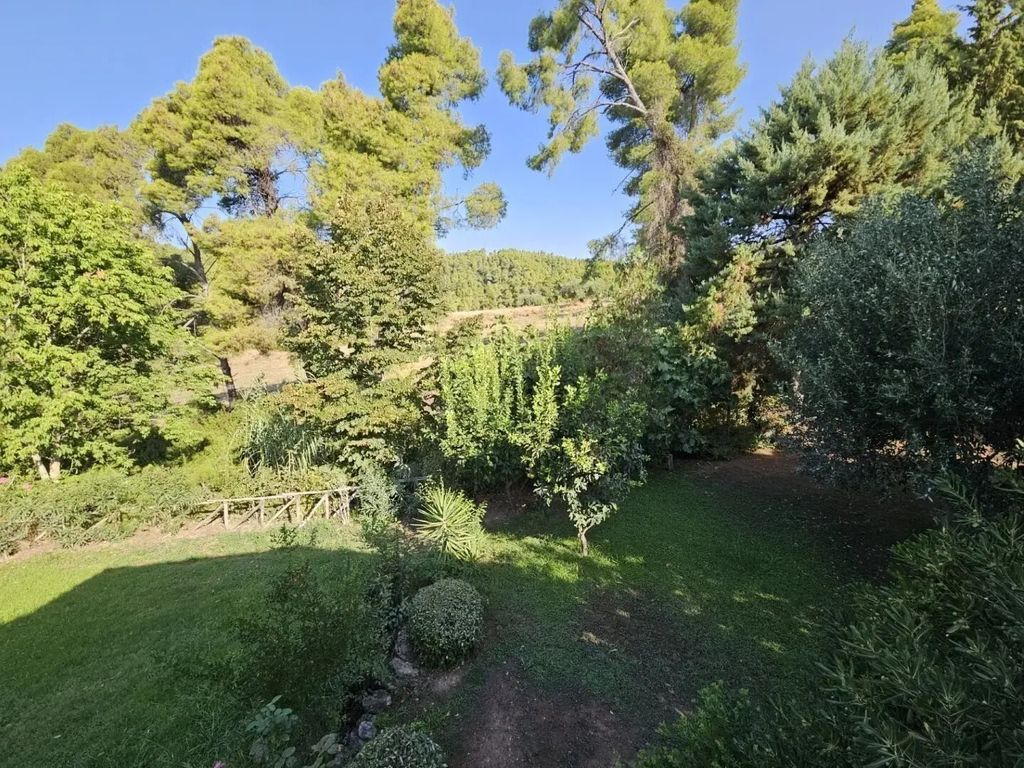 Property photo 3 of 25