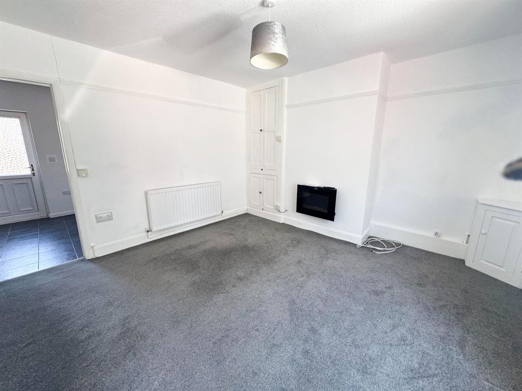 Property photo 2 of 12 Living Room