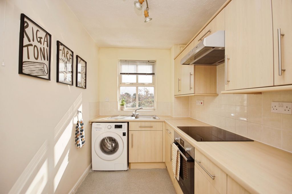 Property photo 2 of 18 Photo