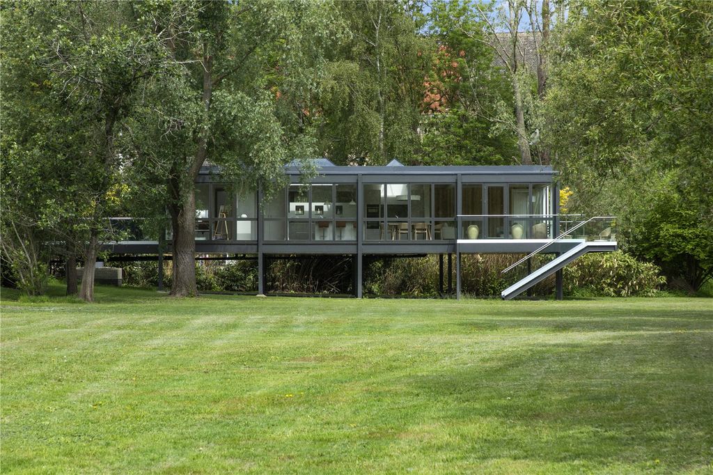 Property photo 3 of 22 Side Elevation