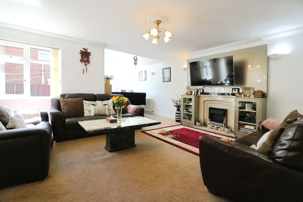 Property photo 3 of 28 Photo 6