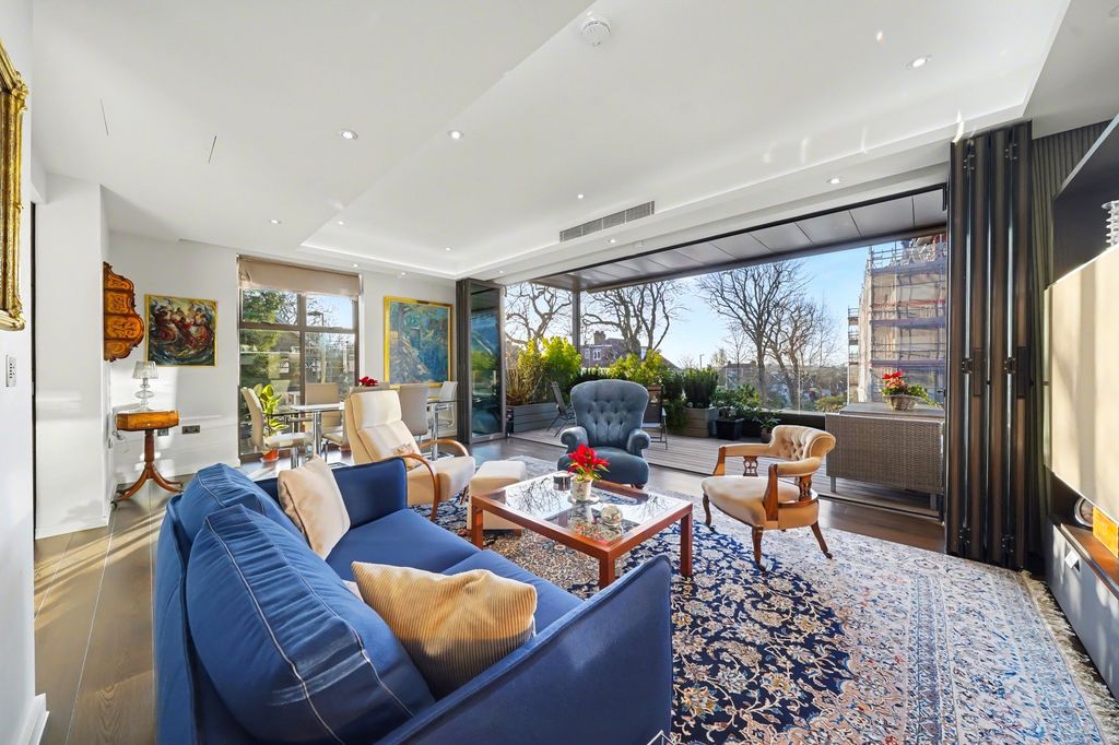 Property photo 1 of 19 Picture No. 05