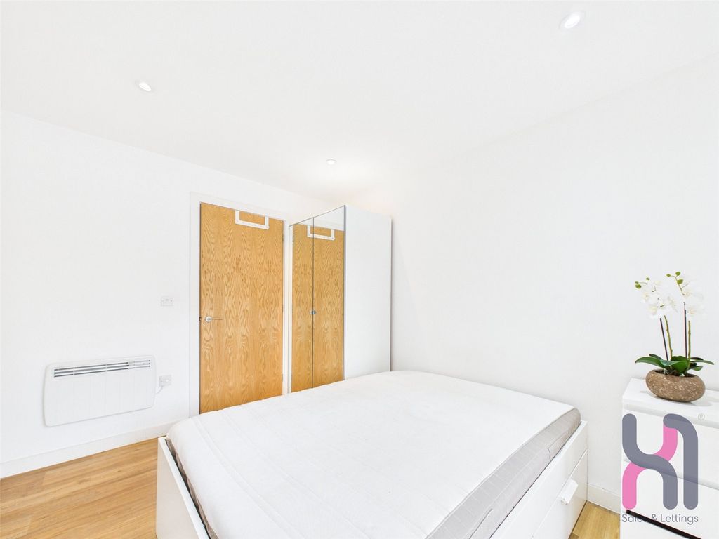 Property photo 3 of 6 Picture No. 10