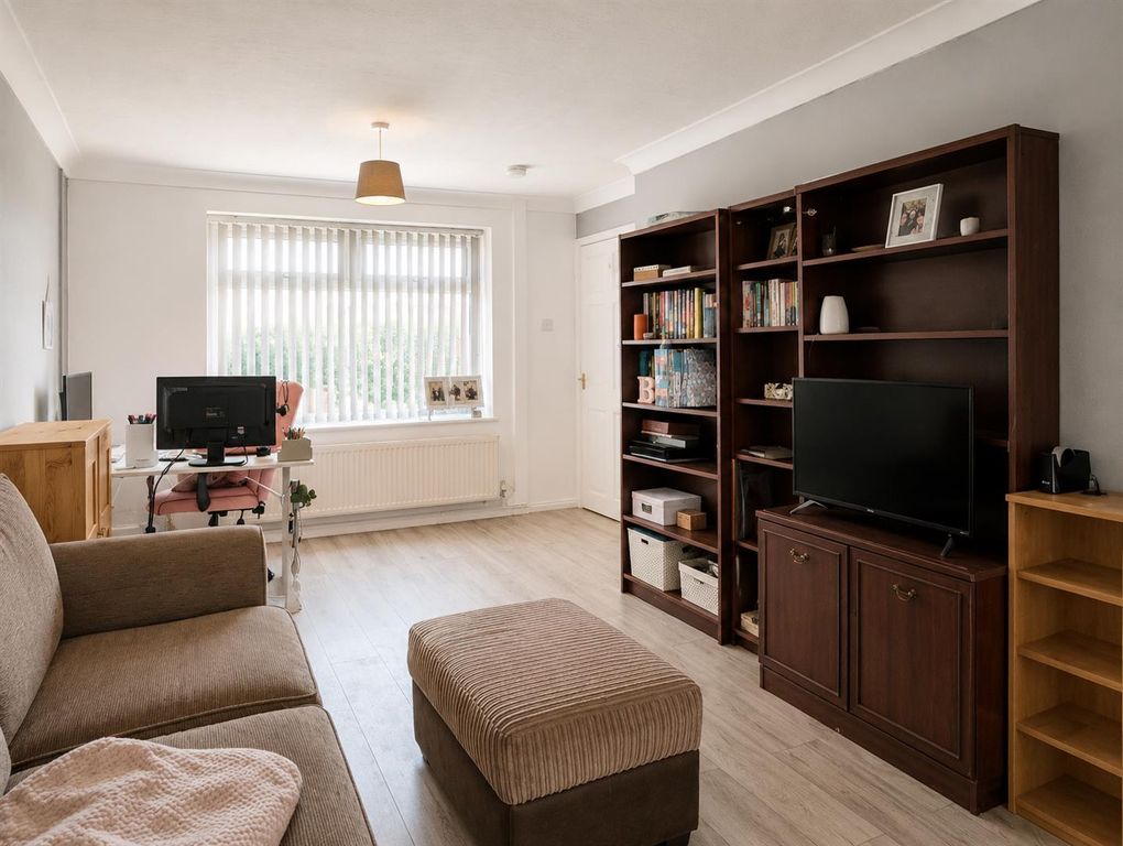Property photo 3 of 18 17.Png