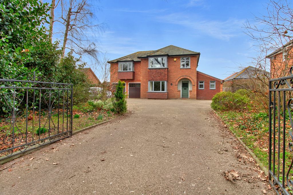 Property photo 1 of 18 Front