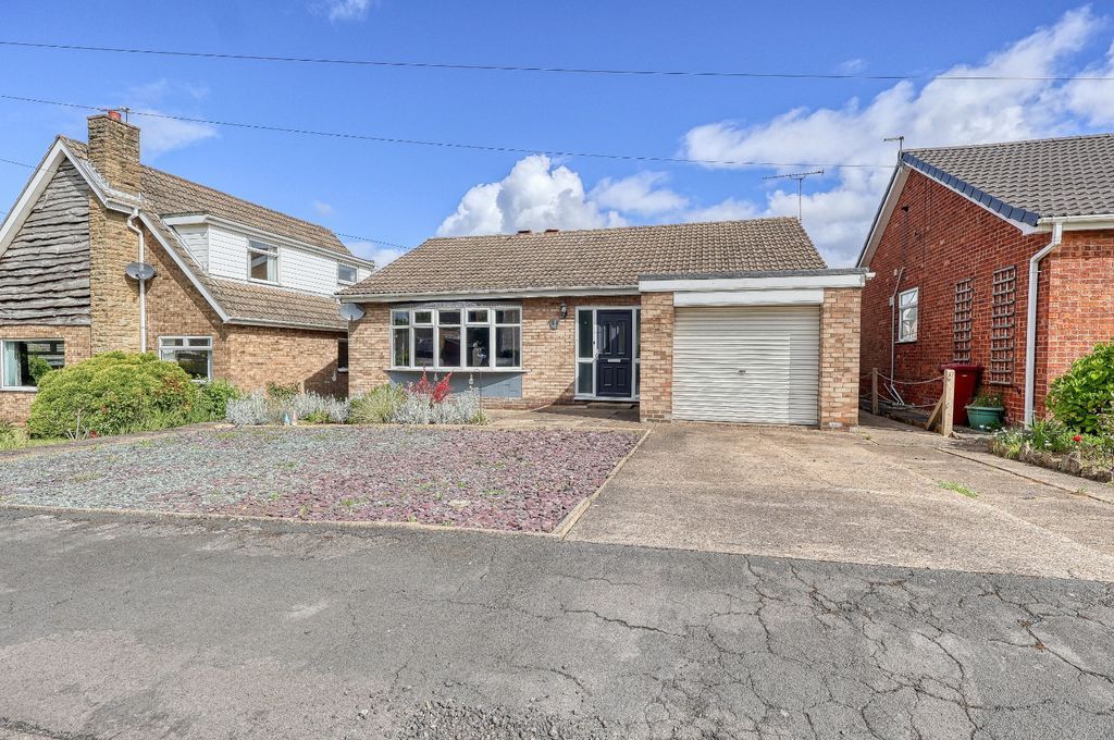 Property photo 1 of 13 Frontal