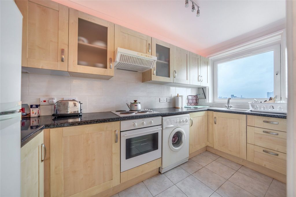 Property photo 2 of 12 Picture No. 05