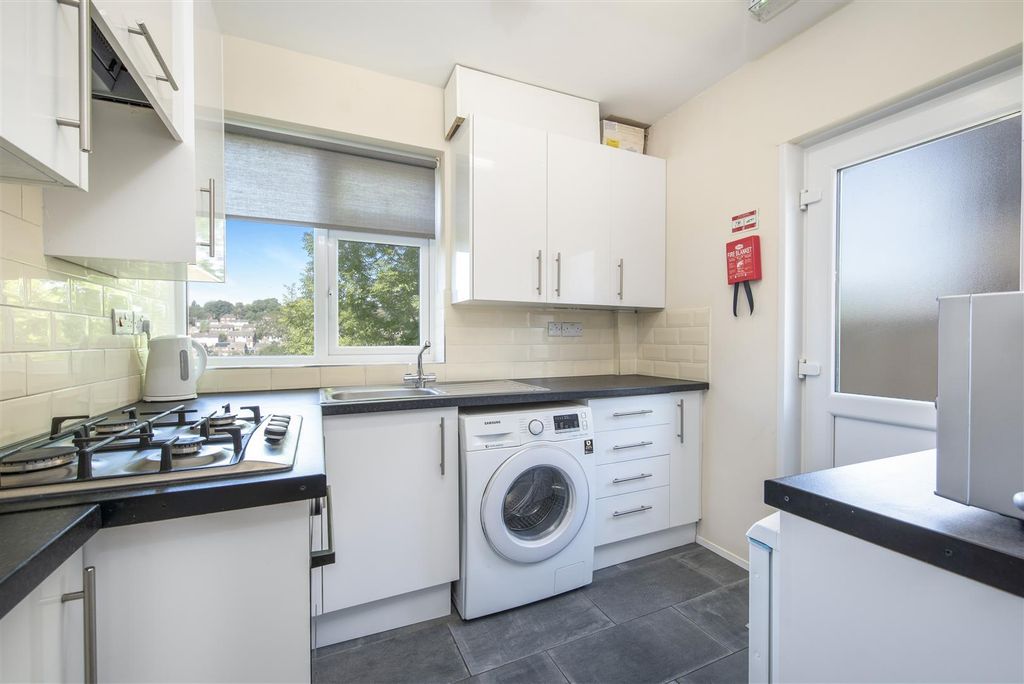 Property photo 3 of 12 Kitchen