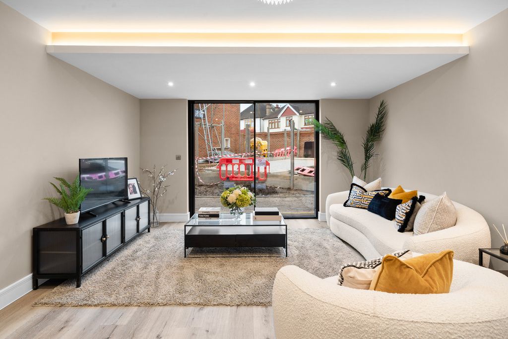 Property photo 1 of 24