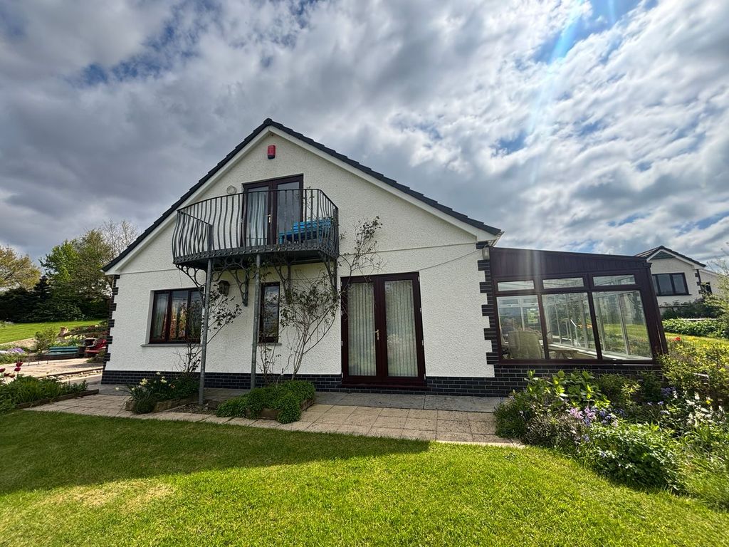 Property photo 3 of 35