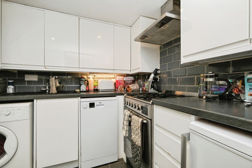 Property photo 3 of 10 Pbox-Img.Jpg