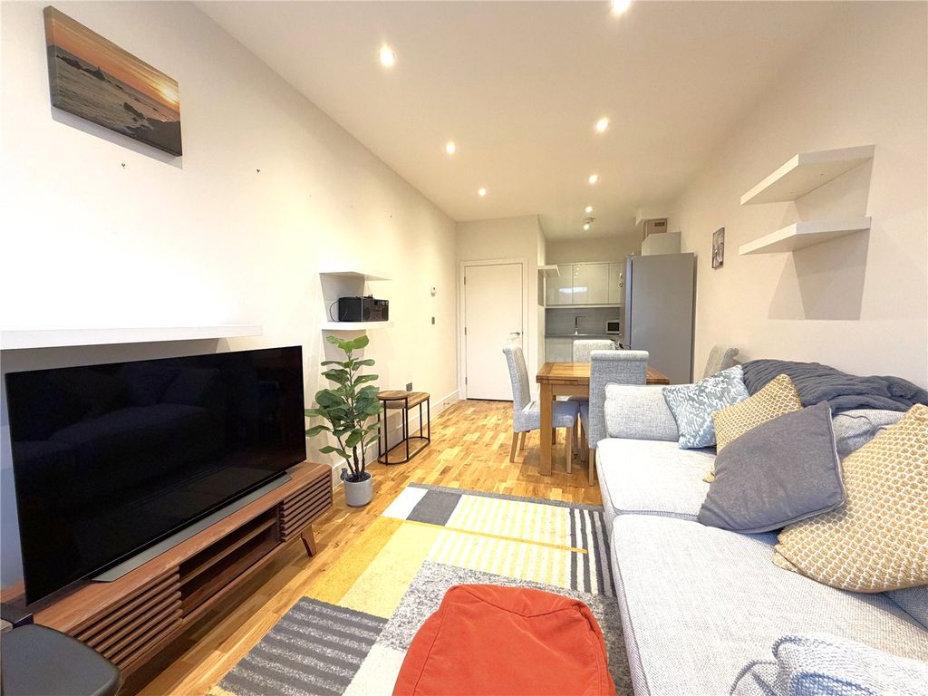 Property photo 3 of 8 Picture No. 22