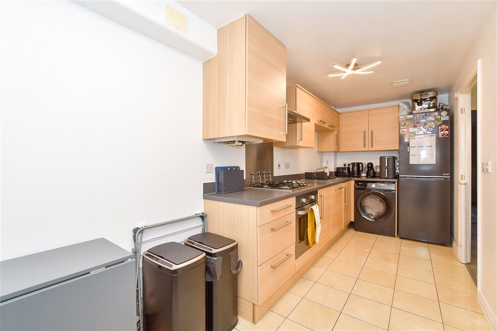 Property photo 3 of 10 Kitchen