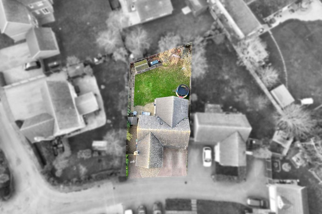 Property photo 2 of 33