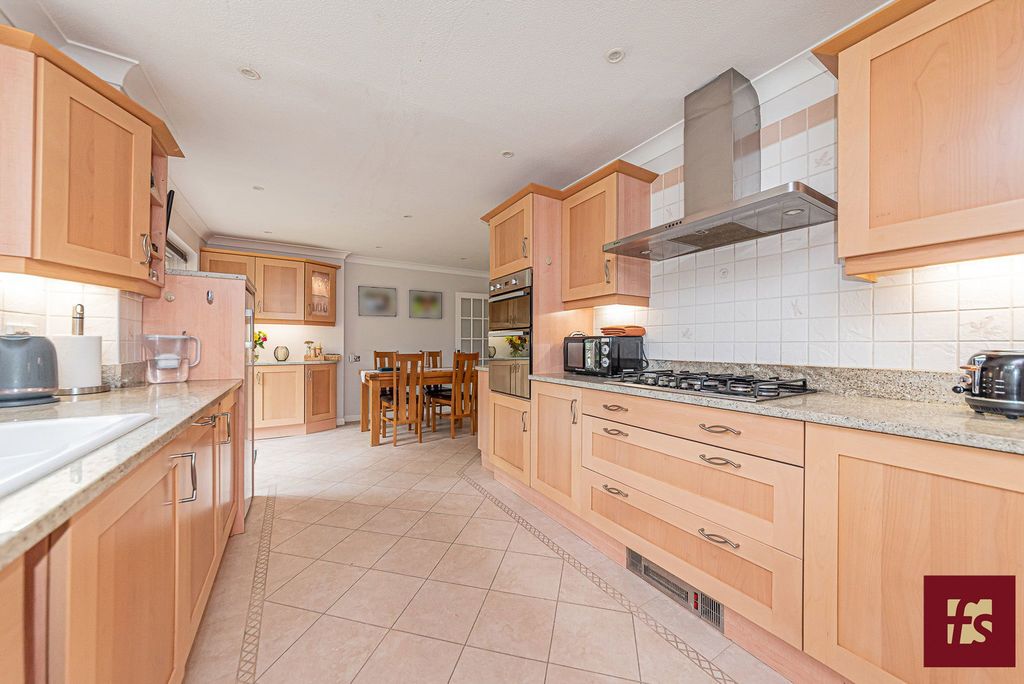 Additional image 15 of 4 bed detached house for saleThe Avenue, Crowthorne, Berkshire RG45