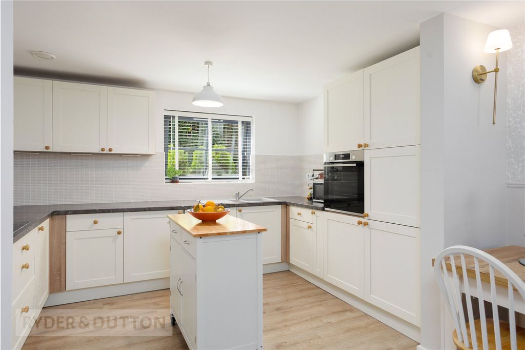 Property photo 2 of 32 Kitchen