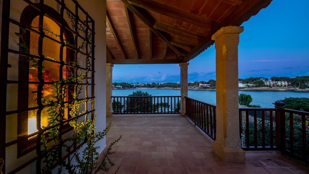 Property photo 2 of 22 78785 Small-12.Jpg