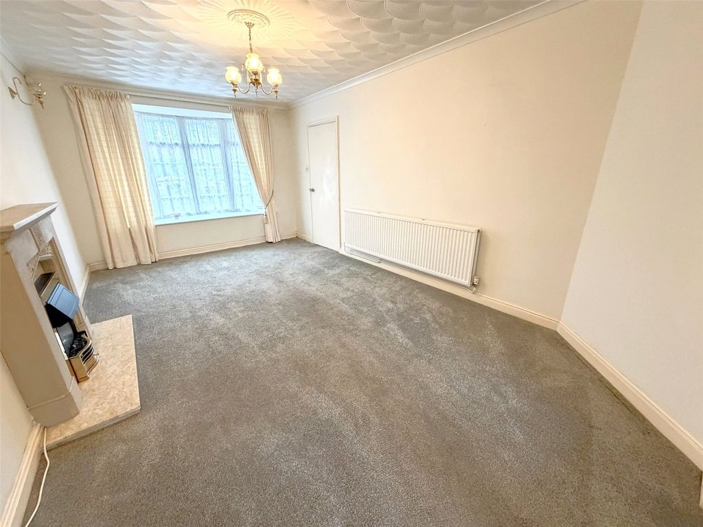 Property photo 2 of 19 Picture No. 13