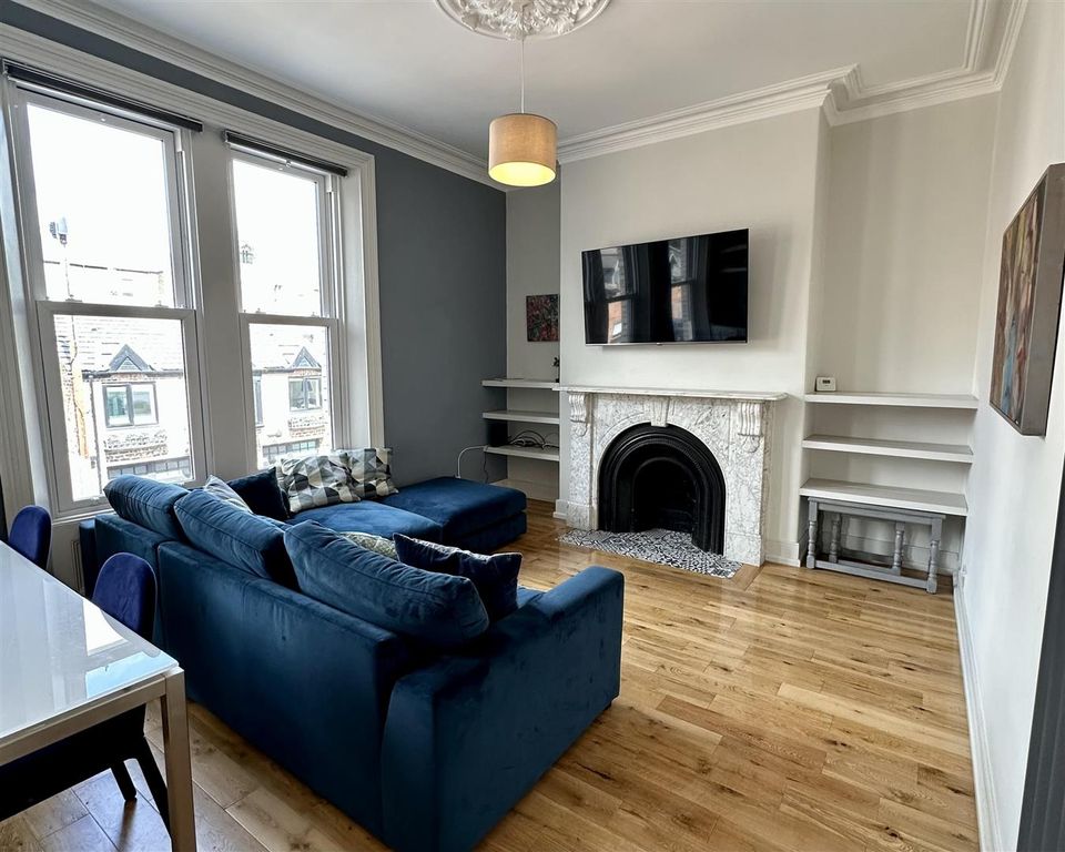 Property photo 1 of 10 Lounge.Jpg
