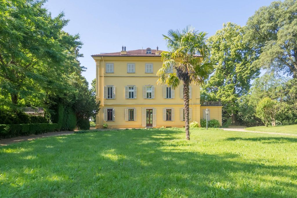 Property photo 1 of 22