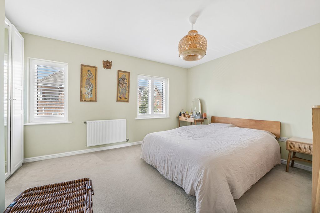 Property photo 3 of 32