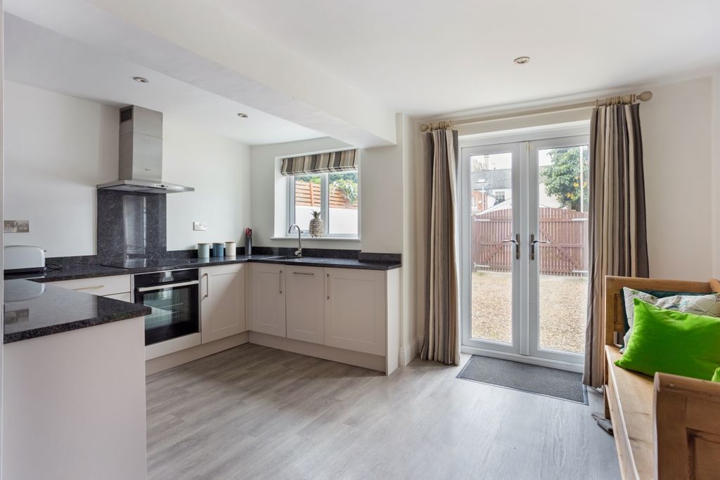 Property photo 2 of 15 80985_40 Montpell...