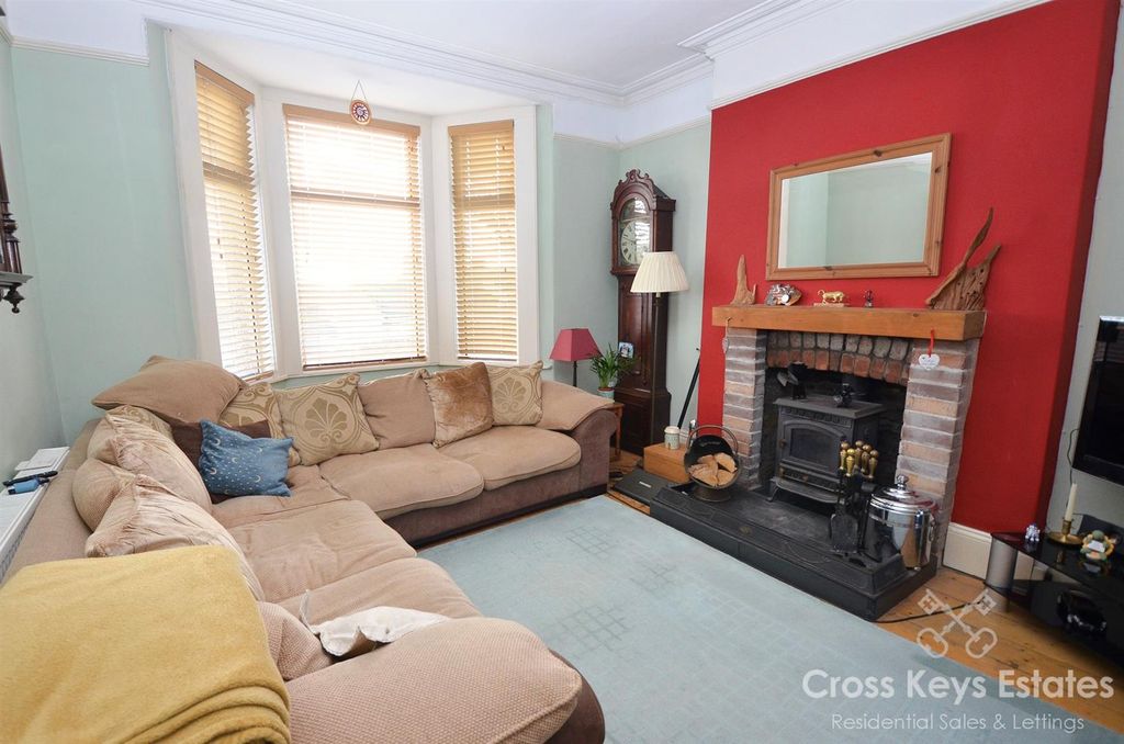 Property photo 2 of 26 Sitting Room