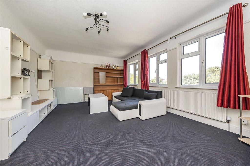 Property photo 2 of 12 Picture No. 03