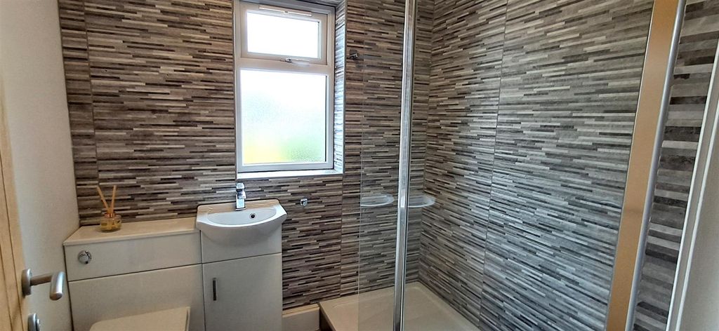 Property photo 3 of 8 Shower Room