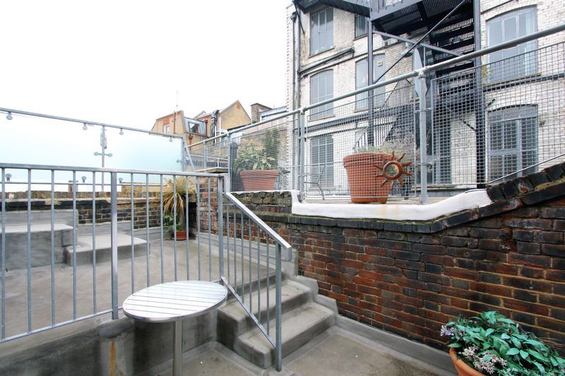 Property photo 2 of 6 Terrace