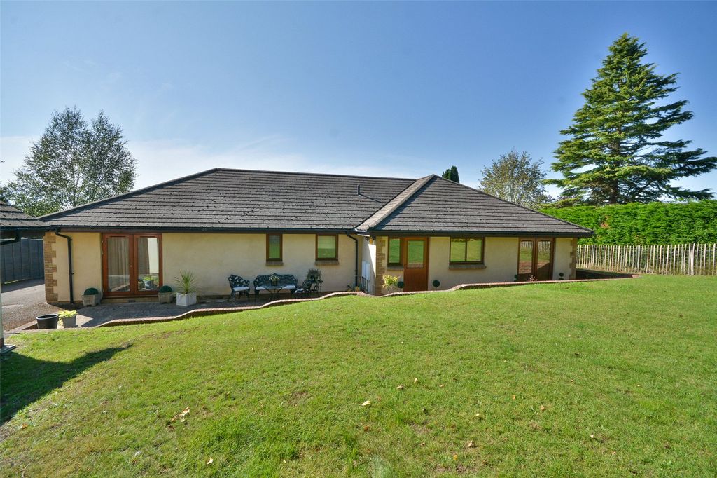 Property photo 2 of 16 Picture No. 33