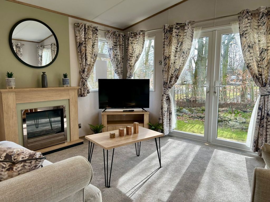 Property photo 1 of 7 - Carnaby Regis For Sale