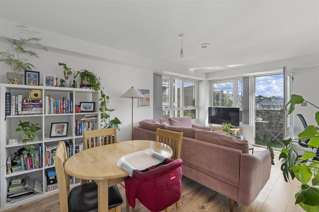 Property photo 3 of 19