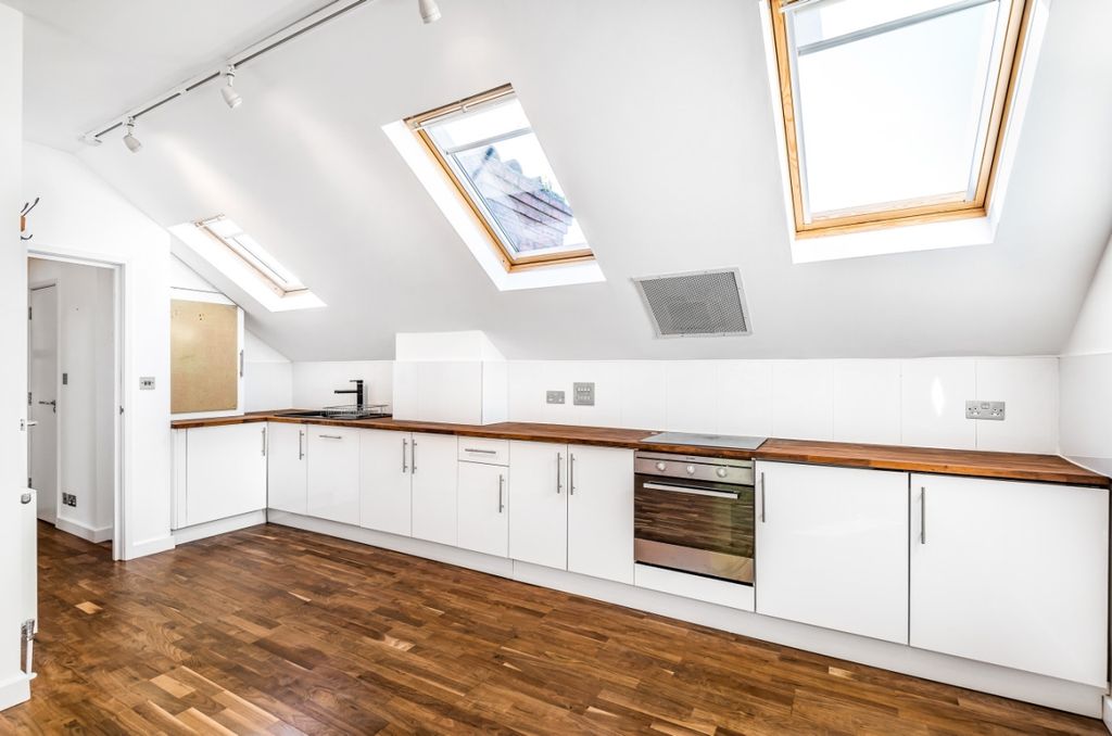 Property photo 1 of 13 780770 (5)