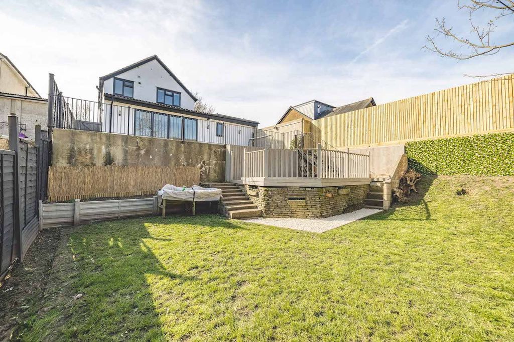 Property photo 3 of 22